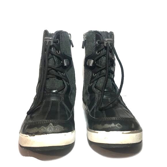 UGG Girls Size 4 Winter Boots Black Outdoor Sherpa Youth Snow Insulated Shoes - Picture 2 of 7